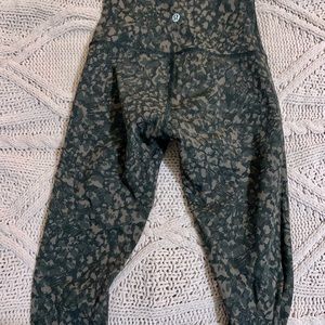 Lululemon Wunder Under leggings